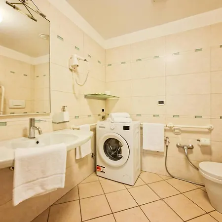 Refined Flat For Unforgettable *